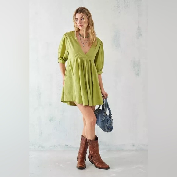 NWT Ecote Vero Shapeless V-neck Mini Dress Urban Outfitters Puff Sleeve - Picture 4 of 12